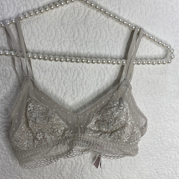 Victoria's Secret Other - Victorias secret bralette  light gray